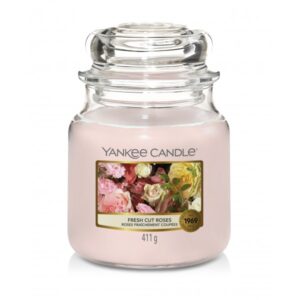 Aromat Świec - Yankee Candle Średnia Świeca Zapachowa Fresh Cut Roses